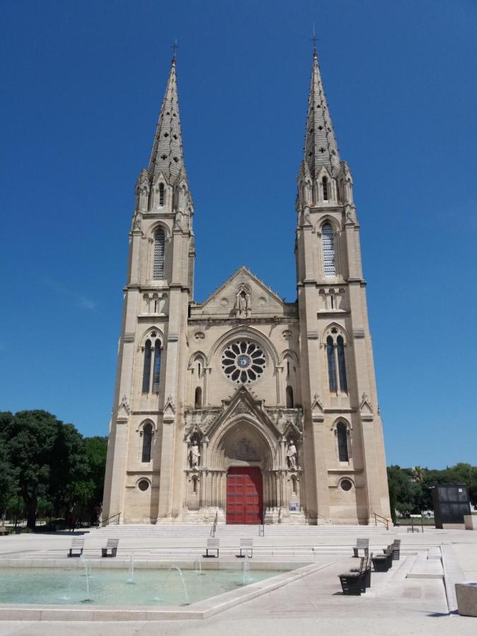 Le Sully Daire Nîmes Dış mekan fotoğraf